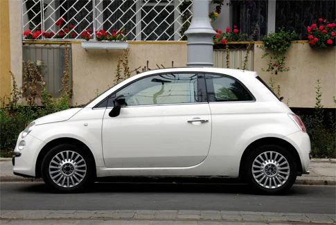 fiat 500 weißer Fiat 500 – Beispiel für Gebrauchtwagenankauf Burghausen